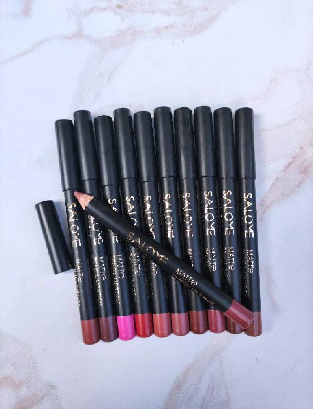 LAPIZ CREYON PERFILADOR DE LABIOS MATE